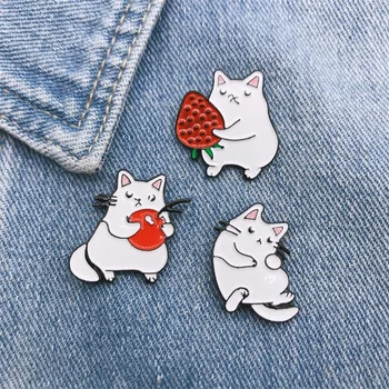 Karikatūra cute dzīvnieku balts kaķis emaljas broša augļu zemeņu apple sakausējuma žetons pin drēbes, soma aksesuāru modes rotaslietas sievietes