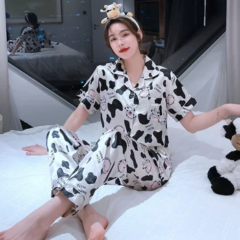 Ir 2021. Vasaras Zīda Satīna Cute Karikatūra Govs Pajama Komplekti Sieviešu Īsās Piedurknes Garas Bikses Sleepwear Pyjama Homewear Pijama Mujer Drēbes