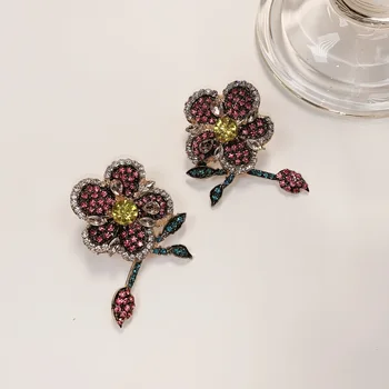 Rotaslietas kubikmetru zircon ziedu luksusa korejas vilināt auskari