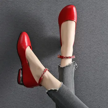 Sieviešu kurpes, āda, bieza, papēdis mīksti vienīgi vienas kurpes sieviešu 2021. gada vasarā jaunu apaļu galvu sarkans universāls zema papēža liela