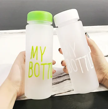1pc mana pudele portatīvo plastmasas kausa vienkārši ūdeni kausa ērts kausa matēta ūdens pudeli students ar vāku