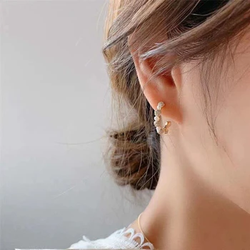 Korejas Spīdīgu Kubikmetru Zircon Rhinestone Stīpas Auskari Sievietēm Eleganto Simulēt Pērle Apli Boucle D'oreille Oorbellen Dāvanu 2020